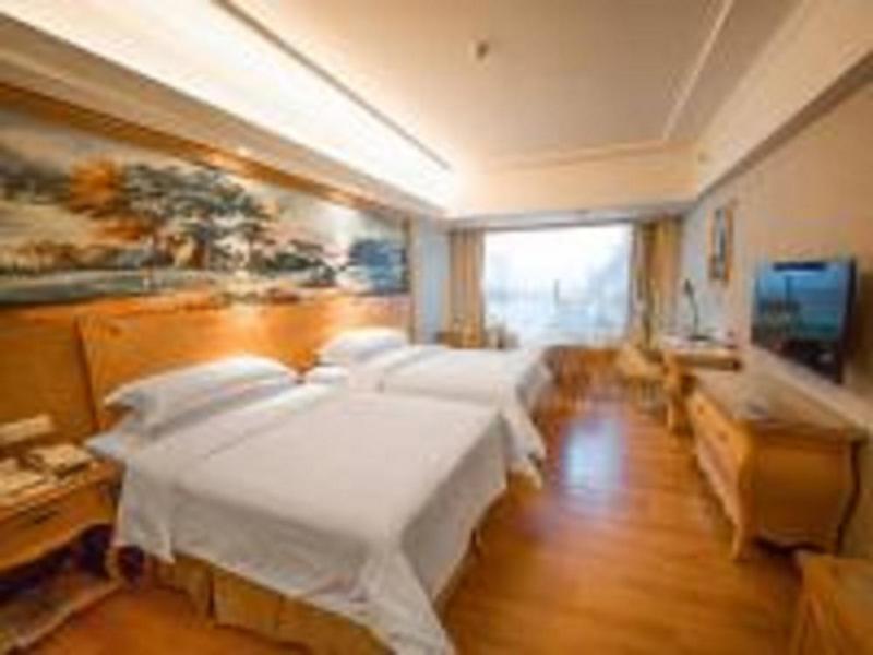 Vienna Hotel Foshan Airport Exteriör bild