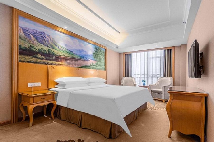 Vienna Hotel Foshan Airport Exteriör bild